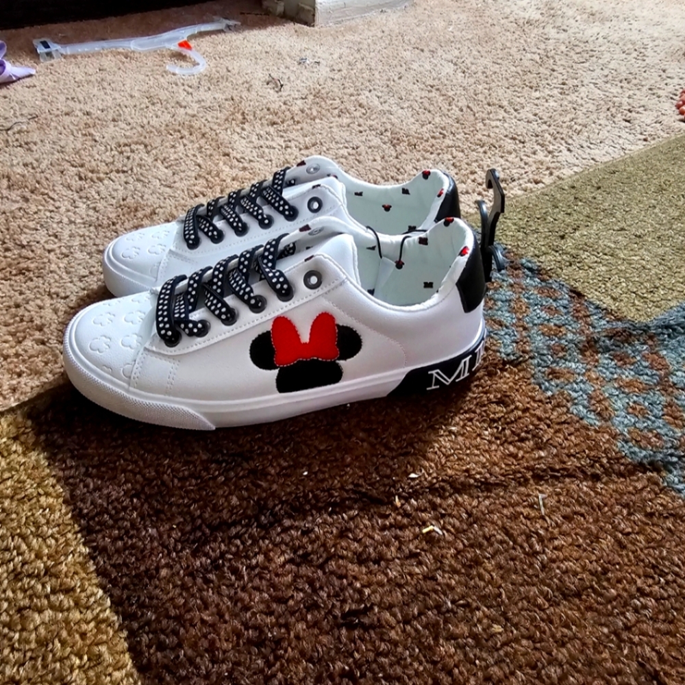 Minnie mouse sneakers